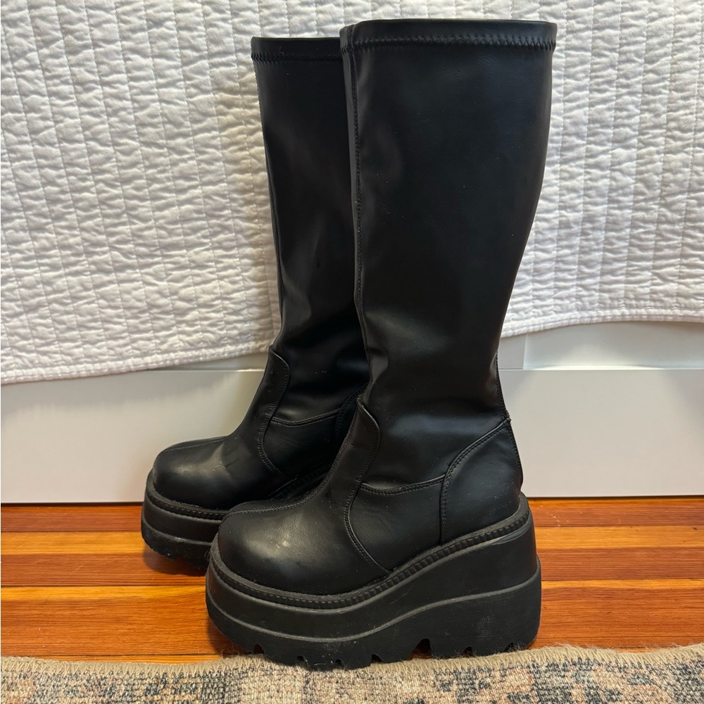 Demonia Shaker Black Platform Boots